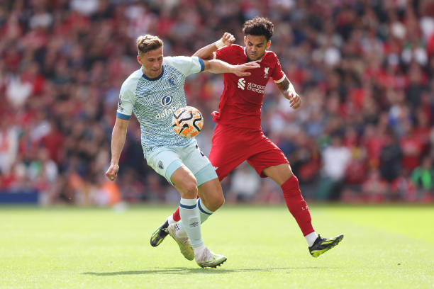 除此之外 除此之外