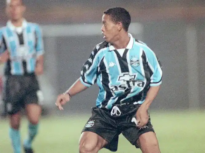 结合中场的 结合中场的